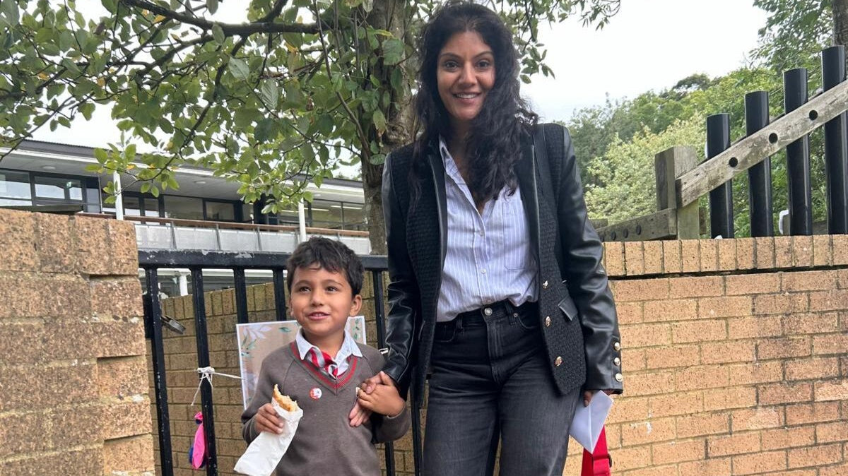 Why Every Mum Needs a Blazer: The Perfect Staple for Busy Days and Beyond